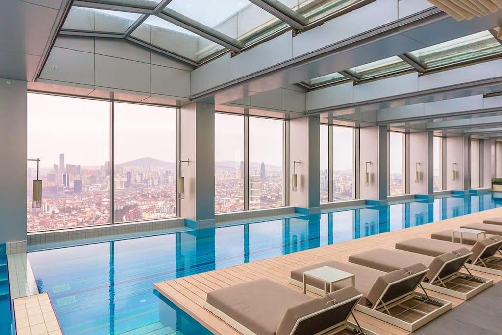 Emaar, Dinner At 102M With A View Of The Bosphorus Istanboel Buitenkant foto